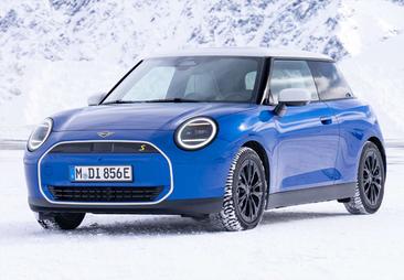 Mini Electric Cooper SE — photo 4