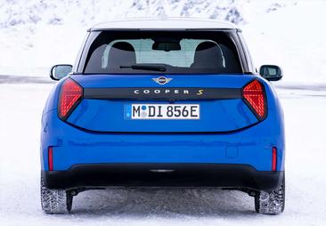 Mini Electric Cooper SE — photo 20