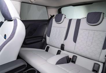 Mini Electric Cooper SE — photo 29