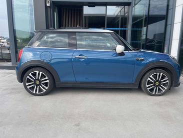 Mini Electric Cooper SE — photo 3