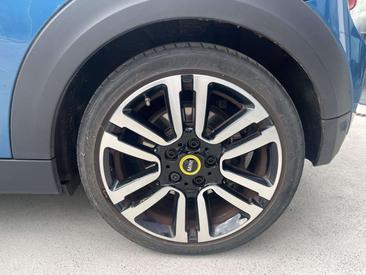 Mini Electric Cooper SE — photo 8