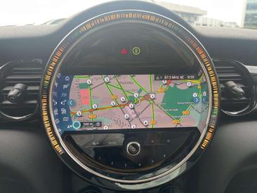 Mini Electric Cooper SE — photo 11