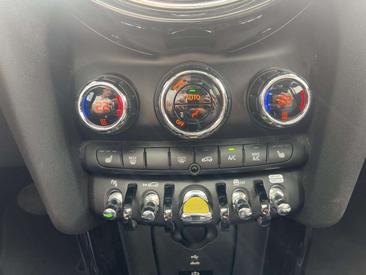 Mini Electric Cooper SE — photo 12