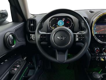 Mini Countryman COOPER SE — photo 11