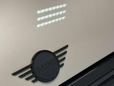 Mini Cooper E — photo 10