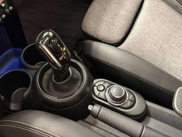 Mini Cooper E — photo 18