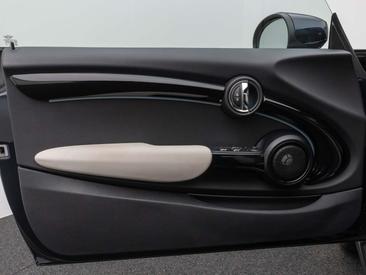 Mini Cabrio Yours Cooper S — photo 25