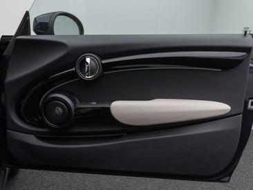 Mini Cabrio Yours Cooper S — photo 26