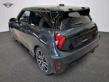 Mini Cooper E JCW — photo 7