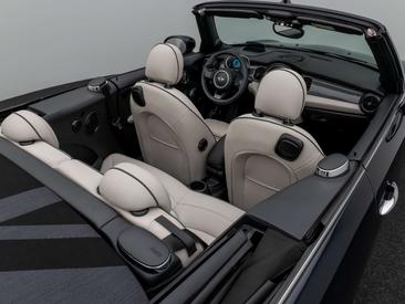 Mini Cabrio Yours Cooper S — photo 38