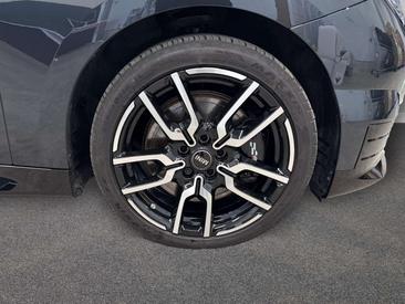 Mini Cooper E JCW — photo 9