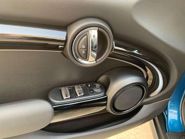 Mini Cabrio COOPER — photo 4