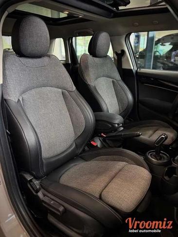 Mini Hatch 5 Portes Premium One — photo 26