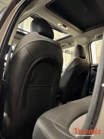 Mini Hatch 5 Portes Premium One — photo 27