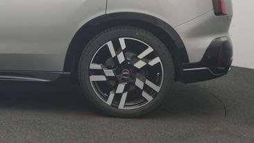 Mini Countryman JCW Cooper SE — photo 11