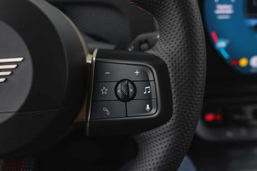 Mini Countryman JCW Cooper E — photo 13