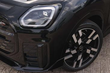 Mini Countryman JCW Cooper E — photo 26
