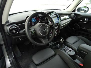 Mini Cooper E Camden — photo 4
