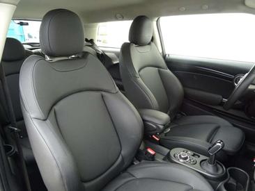 Mini Cooper E Camden — photo 9