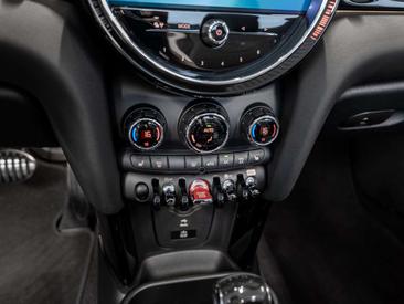 Mini Cabrio John Cooper Works — photo 16