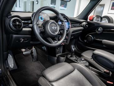Mini Cabrio John Cooper Works — photo 21
