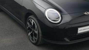 Mini Electric Classic Cooper SE — photo 17