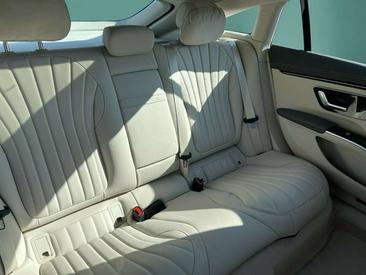 Mercedes EQS 450+ — photo 7