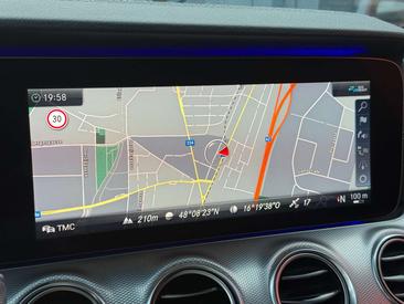 Mercedes Classe E 220 AMG-Line — photo 29