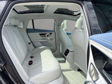 Mercedes EQE 350 AMG Line — photo 8