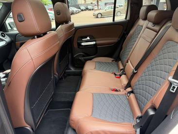 Mercedes GLB 250 AMG Line — photo 19