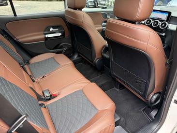 Mercedes GLB 250 AMG Line — photo 28