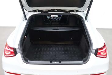 Mercedes CLA 200 Night Edition — photo 11