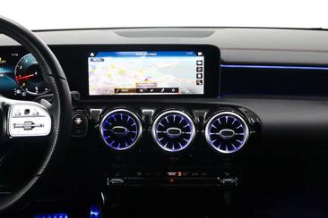 Mercedes CLA 200 Night Edition — photo 19
