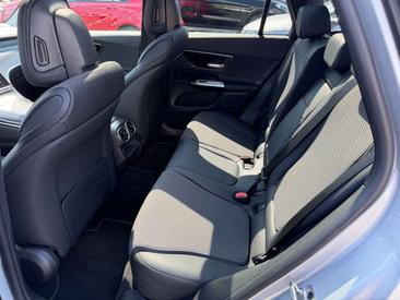 Mercedes GLC 220 — photo 14