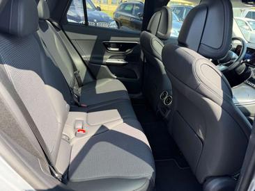 Mercedes GLC 220 — photo 16