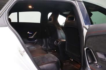 Mercedes CLA 200 Night Edition — photo 28