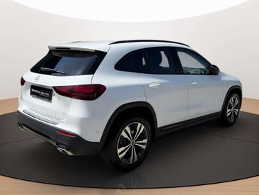 Mercedes GLA 180 Night Edition — photo 5