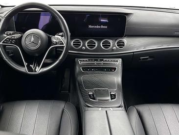 Mercedes Classe E 300 — photo 22