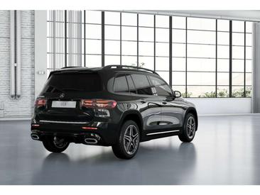 Mercedes GLB 200 Night Edition — photo 2
