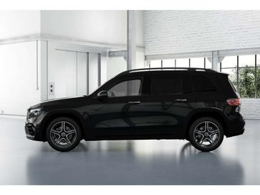 Mercedes GLB 200 Night Edition — photo 3