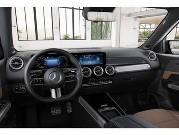 Mercedes GLB 250 AMG Line — photo 6