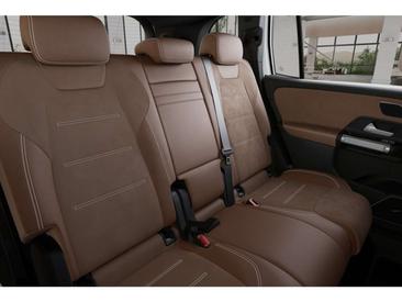 Mercedes GLB 250 AMG Line — photo 9