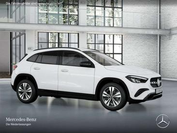 Mercedes GLA 180 Night Edition — photo 14