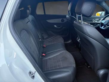 Mercedes EQC 400 AMG Line — photo 11