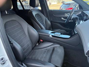 Mercedes EQC 400 AMG Line — photo 15