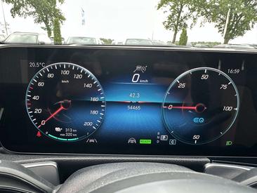 Mercedes EQB 300 — photo 13
