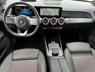 Mercedes EQB 300 — photo 15
