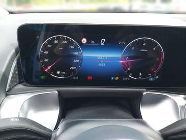 Mercedes GLB 200 Edition 1 — photo 11