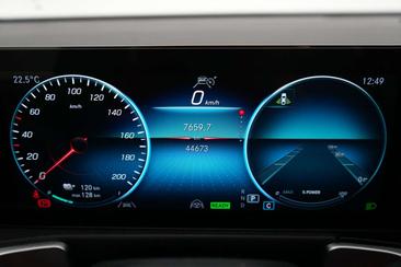 Mercedes EQB 350 Premium — photo 18