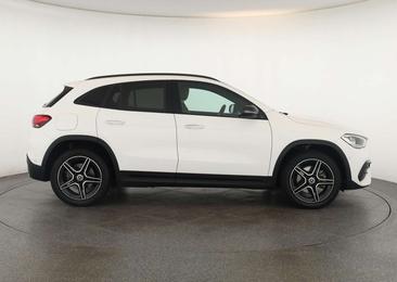 Mercedes GLA 250 AMG Line — photo 3